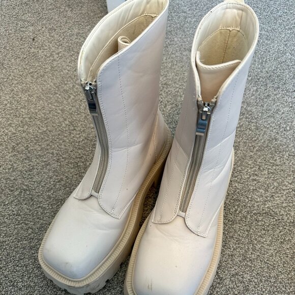 Pretty Little Thing Cream Chunky Zip-Front Boots, Size 9 - Picture 1 of 2